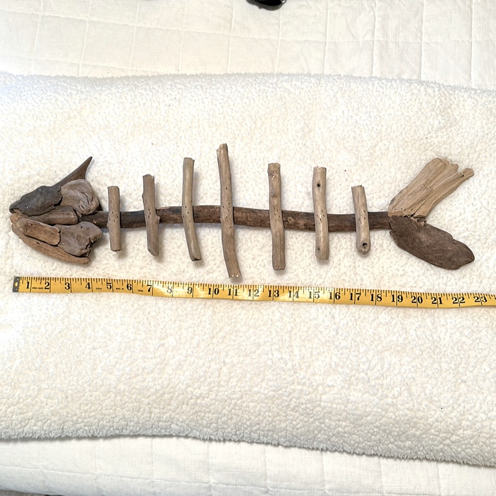 🎄🐠Driftwood fish wall hanging.  Approx 24” length, 5” width. 2” deep